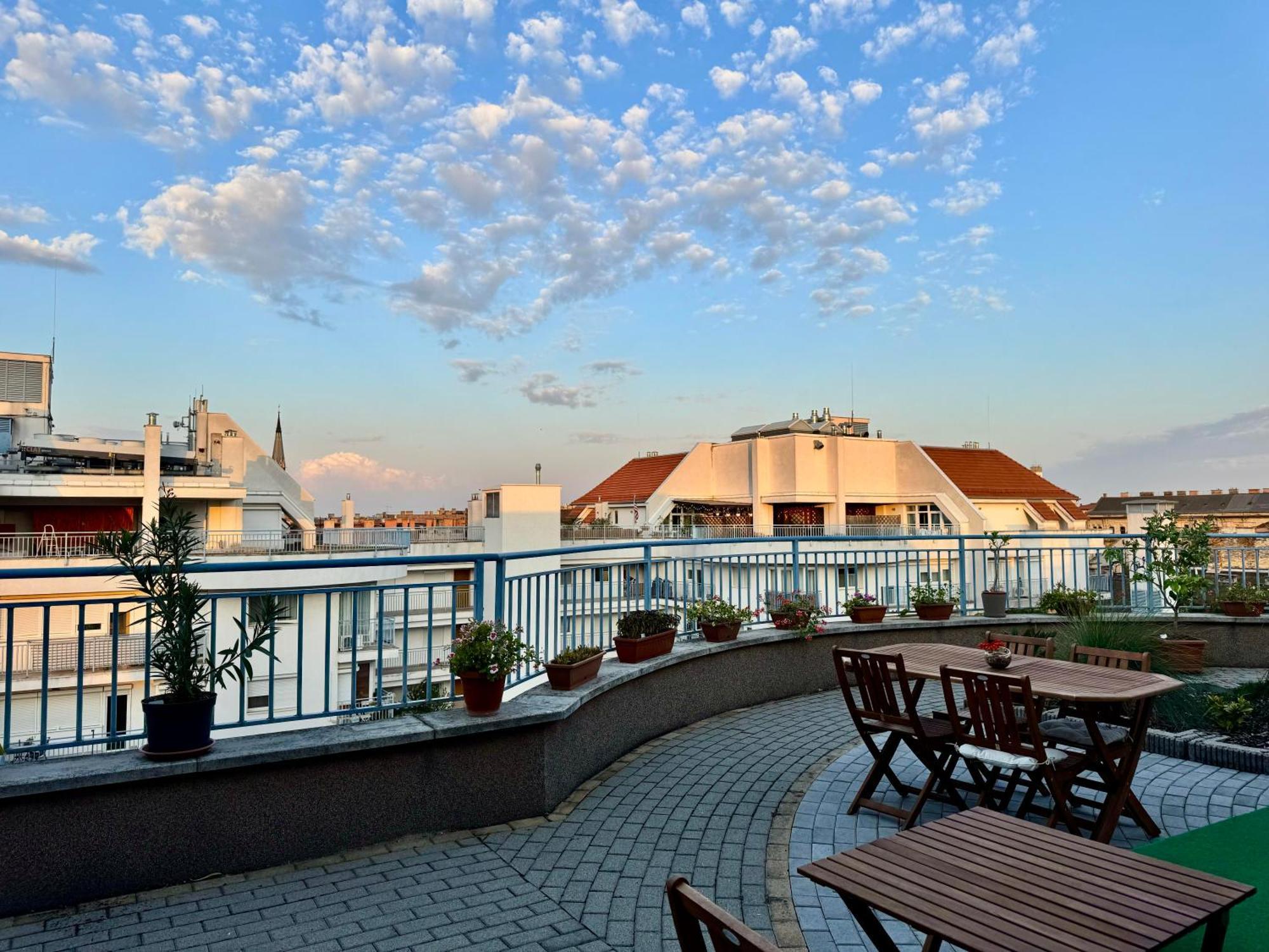 Rooftop City Residence With Deep Garage Βουδαπέστη Εξωτερικό φωτογραφία